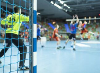 Sådan holder du øje med de største håndboldnyheder i Danmark og udlandet Håndboldkamp i sportshal